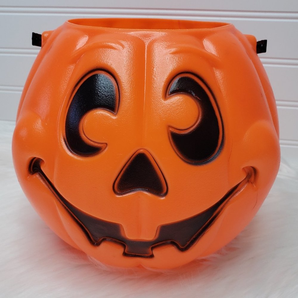 Vintage 1997 Grand Venture Blow Mold Plastic JackOLantern Halloween Candy Bucket